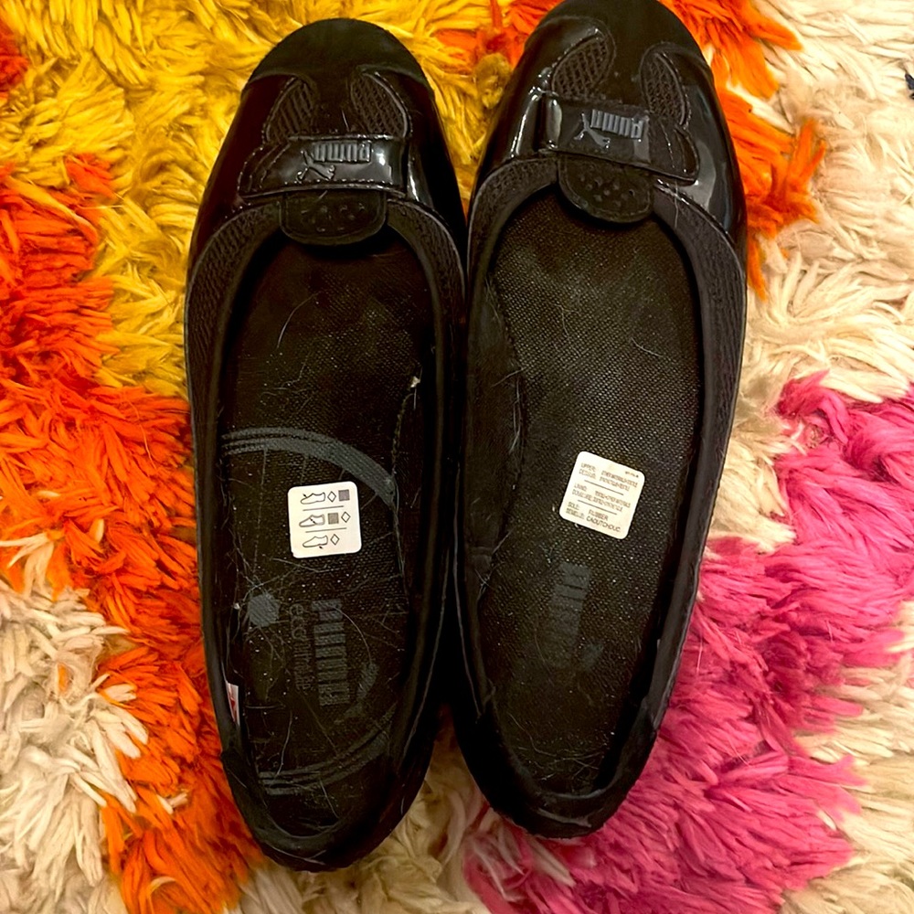 Women’s Puma Slide ons, Sz 8 1/2 black, worn a couple of times